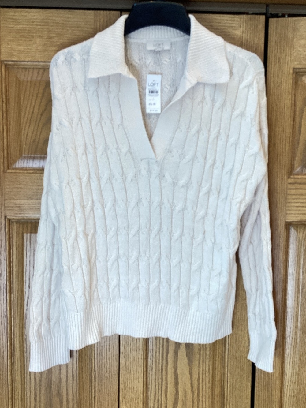 Loft ivory cable knit v-neck sweater with collar. Women’s size small. ❗️New-tags